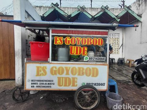 Es Goyobod Ude yang legendaris