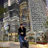 Berdasarkan fotonya di Instagram, Georgina memiliki wardrobe luas berisikan koleksi fesyen fantastis. Ia juga disebut memiliki lemari tas pribadi di dalam rumahnya di Arab Saudi yang ditinggali bersama Ronaldo.Foto: Instagram @georginagio
