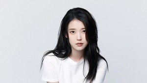 Pesona IU di Foto Profil Terbaru, Cantik Alami dengan Makeup Minimalis