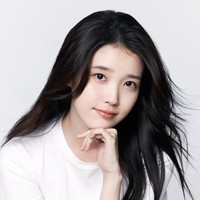 Agensi IU, Edam Entertainment, merilis foto profil baru dengan latar belakang putih dan minimalis. Foto: Dok. EDAM Entertainment