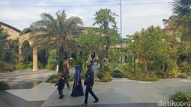 Kampung Coklat Blitar Kampung Coklat Blitar menghadirkan wahana baru