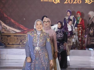 Ketua PKK Palembang Tampil Memukau Peragakan Songket Khas Sriwijaya