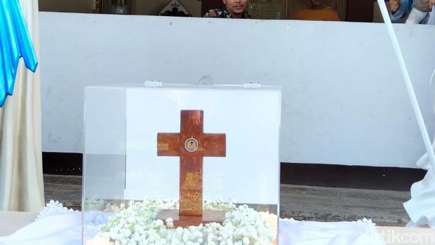 Suasana prosesi jalan salib yang dilakukan umat Katolik di Kota Magelang dan Relikui, Jumat (3/4/2026).