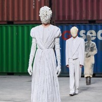 Debut Bersejarah, Maison Margiela Gelar Show Perdana di Luar Paris