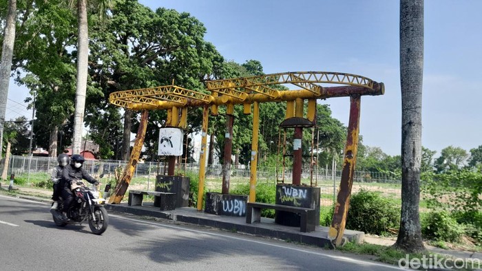 Kondisi halte di Jalan Ir H Juanda Medan. (Rechtin Hani Ritonga/detikSumut)