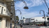 ‎Di sejumlah ruas jalan, warga memanfaatkan libur panjang dengan lari pagi atau bersepeda.