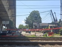 Teka-teki Pengemudi Raib Usai Mobil Tertemper KRL di Bogor