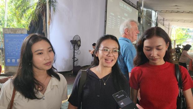 Masyarakat senang dan saling toleransi saat ibadah Jumat Agung di Katedral berbarengan dengan ibadah salat jumat di Masjid Istiqlal