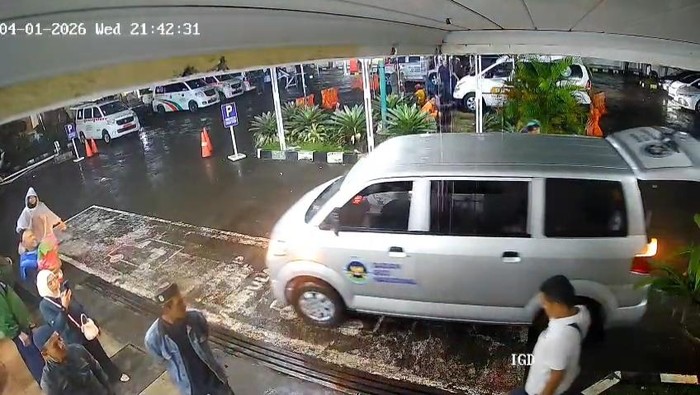 Mobil MBG digunakan untuk angkut pasien.