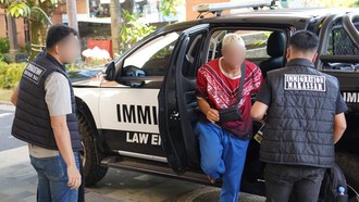 Aksi Warga Belgia Terjun ke Laut di Bali Berujung Dideportasi