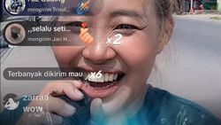 Aksi Heboh Live di Pinggir Jalan, Pinkan Mambo Cuan Puluhan Juta Rupiah Sehari