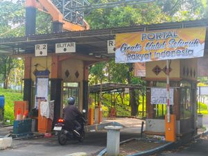 Polemik di Bendungan Lahor Malang, Warga Pasang Spanduk Gratiskan Portal