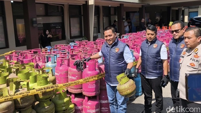 Konferensi pers penyalahgunaan gas LPG bersubsidi di Mako Dit Reskrimsus Polda Jateng, Kecamatan Banyumanik, Kota Semarang, Jumat (3/4/2026).