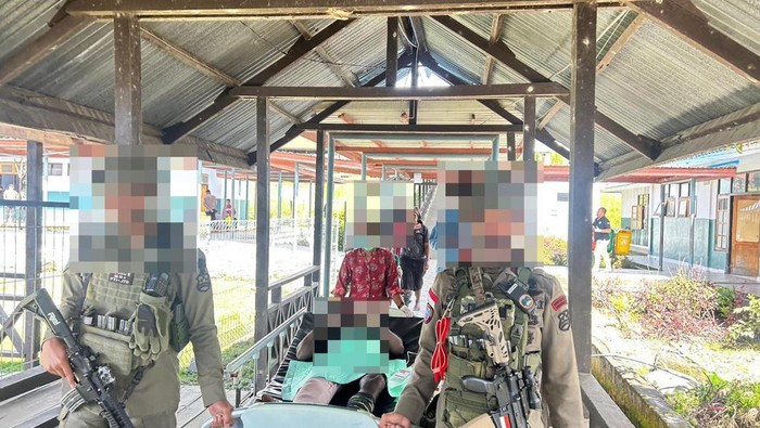 Satgas Operasi Damai Cartenz 2026 mengamankan Pulan Wonda alias Kamenak anggota kelompok kriminal bersenjata (KKB)Kodap XII Lanny Jaya, di Kampung Peruleme, Distrik Mulia, Kabupaten Puncak Jaya.