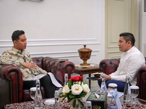 Seskab Teddy Temui Gibran 1,5 Jam di Istana Wapres, Ini yang Dibahas