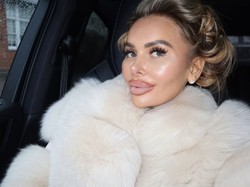 Tampil Glamour di Pemakaman Anak Sendiri, Influencer Ini Dikecam Netizen