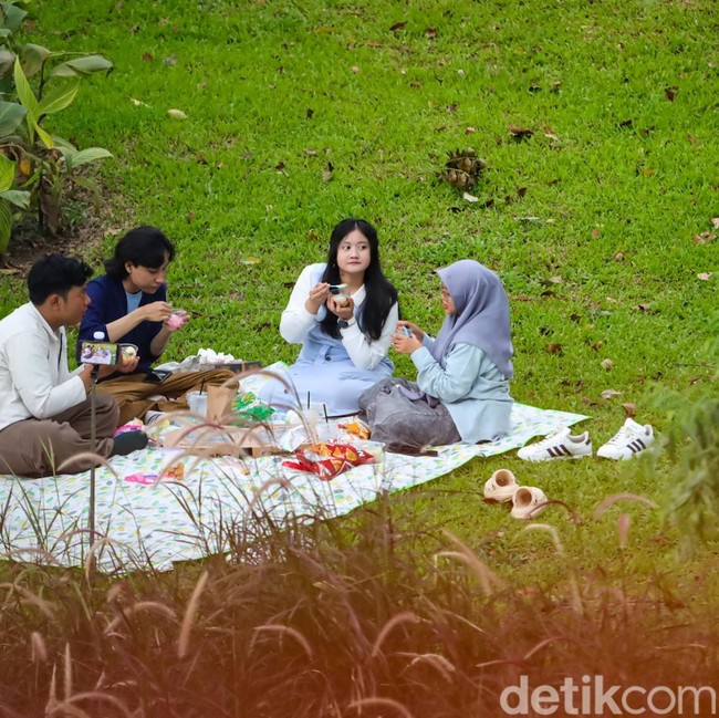 Tebet Eco Park Jadi Favorit Warga Saat Libur Panjang