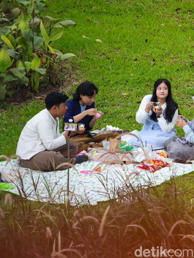 Tebet Eco Park Jadi Favorit Warga Saat Libur Panjang