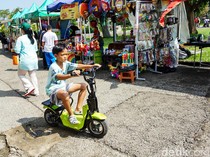 Rekreasi Murah, Alun-Alun Depok Dipadati Pengunjung