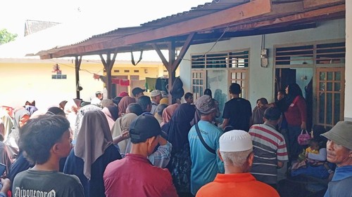 Antrean warga untuk mendapatkan gas LPG di Lombok Timur, NTB, Sabtu (4/4/2026).