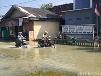 Puluhan Warga Demak Mengungsi Imbas Tanggul Sungai Tuntang Jebol