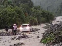 Banjir Rendam Jalan Poros Tojo Unauna-Poso, Akses Lalin Sempat Putus