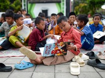 Begini Cara Warga Serang Kurangi Anak Kecanduan Gagdet