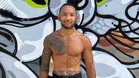 Belda dikenal dengan tarian api saat mengikuti IMB. Pria berusia 37 tahun itu aktif juga berprofesi sebagai pelatih bela diri. Dia juga aktif Mixed Martial Arts atau MMA di Indonesia. Foto: Instagram @belda_brig_sando