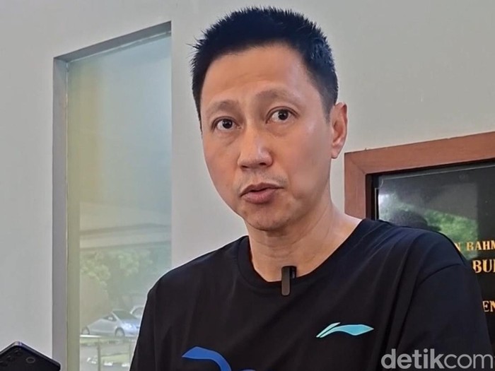 Pelatih Kepala Tunggal Putra PBSI Indra Widjaja