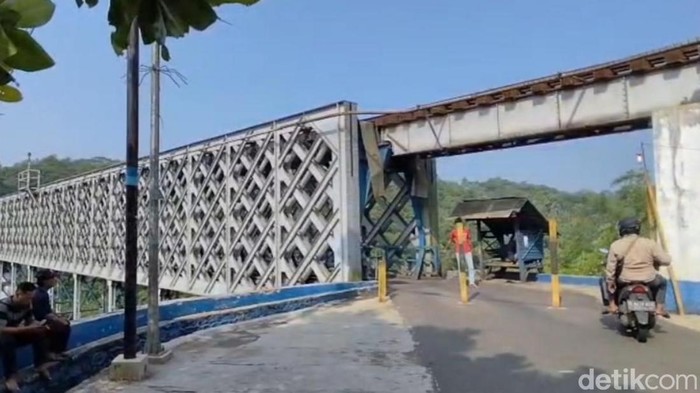 Jembatan Cirahong Ciamis