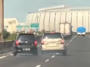 Polisi Ungkap Duduk Perkara Viral Innova Vs Livina Saling Senggol di Tol