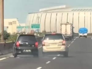 Polisi Ungkap Duduk Perkara Viral Innova Vs Livina Saling Senggol di Tol