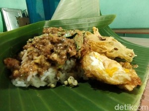 Sedapnya Pecel Tumpang Legendaris Mbah Yah Nganjuk Bertahan 27 Tahun