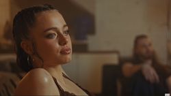 Potret Shiloh Muncul di MV Idol K-Pop, Mirip dengan Angelina Jolie