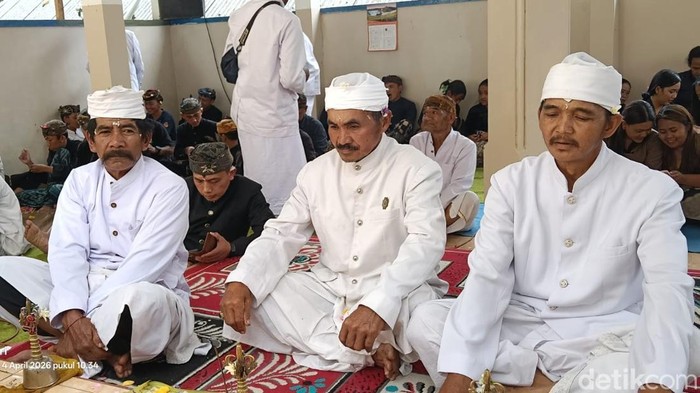 Perayaan Hari Saraswati umat Hindu Tengger di Bromo