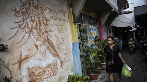 Sentuhan Mural Hidupkan Kampung Padat di Semarang