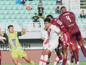 Tandukan Yuran Fernandes Bawa PSM Unggul 1-0 atas Persis di Babak Pertama
