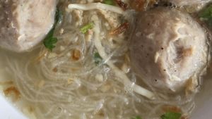 Video: Cicip Bakso Asli Wonogiri di Kotanya Langsung, Gimana Rasanya?