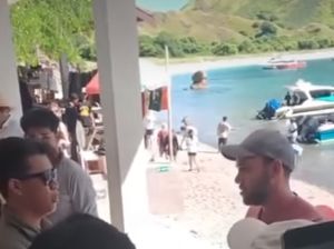 Kehabisan Kuota, Turis Asing Protes Dilarang Trekking di Pulau Padar
