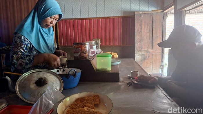 Warkop Mbah Wir Nganjuk Eksis Sejak 1964