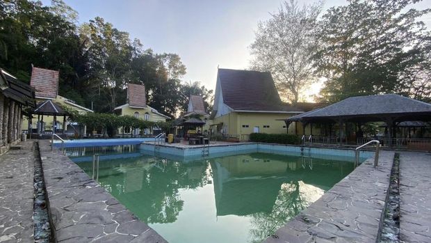 Wisata Pemandian Air Panas Tanuhi. (Instagram @wisataairpanastanuhi_official)