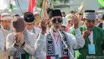 Aksi Massa Gelar Salat Gaib untuk Prajurit TNI Gugur di Kedubes AS