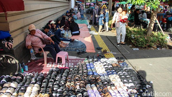 Aktivitas PKL di Kota Tua Jadi Sorotan Penataan