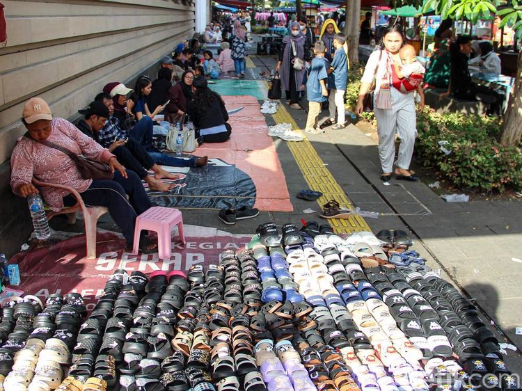 Aktivitas PKL di Kota Tua Jadi Sorotan Penataan