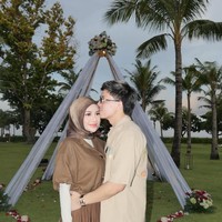 Tak hanya mesra, Atta dan Aurel juga tampil kompak kenakan busana senada berwarna coklat. Foto: Instagram/@attahalilintar