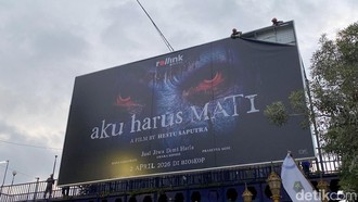 Psikiater Sebut Banner Film 'Aku Harus Mati' Bisa Sangat Melukai Jiwa