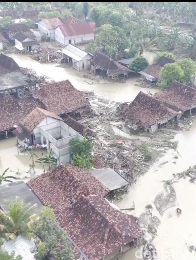Potret Kerusakan Dampak Banjir di Demak Akibat Tanggul Sungai Tuntang Jebol