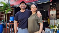 Dara Warganegara memastikan gak posesif ke Chef Norman. Kadang di IG ada yang tag, tapi ya sudah risikonya public figure gitu, tuturnya. (Foto: dok Instagram chefnormanismail)
