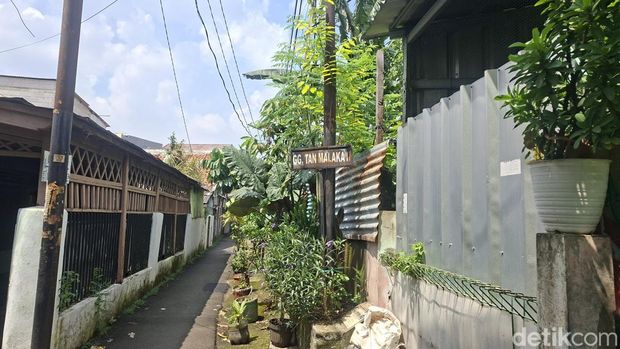 Gang Malaka di Rawajati