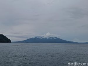Anak Krakatau Level II Siaga, Warga Dilarang Mendekat Radius 5 Km